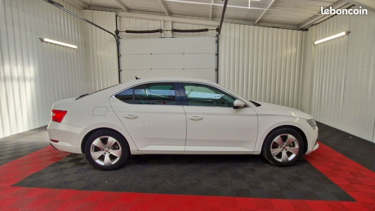Skoda Superb 1.4 TSI PHEV 218ch DSG6 Business (image 4)
