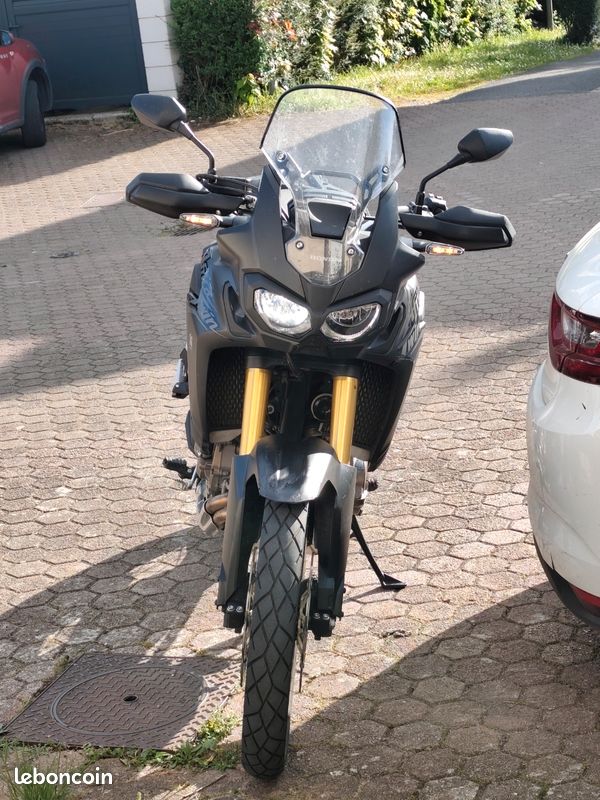 Honda africa twin (image 1)