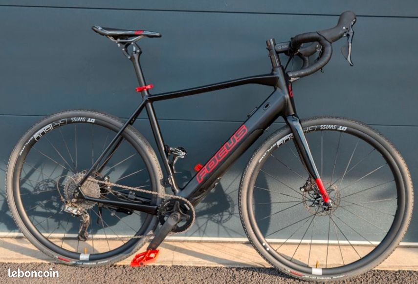 Urgent focus paralane électrique 105 taille l Vélos