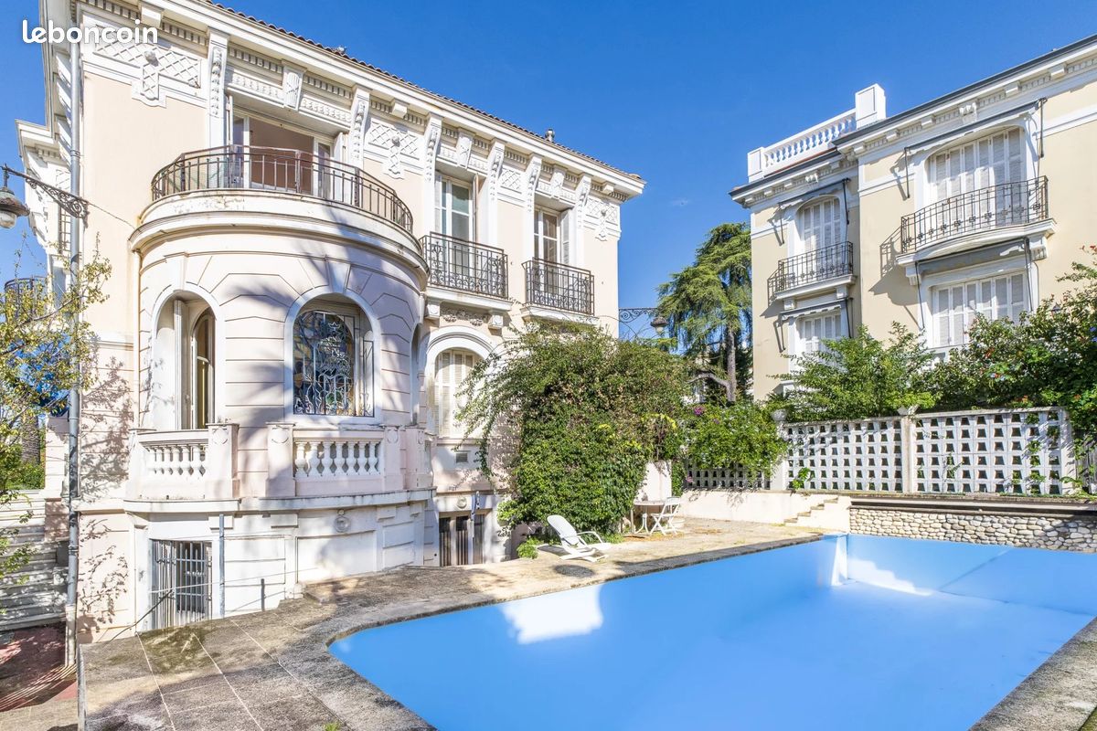 Maison 11 pièces 420 m² · à Nice · 420 m² · 2 950 000 €