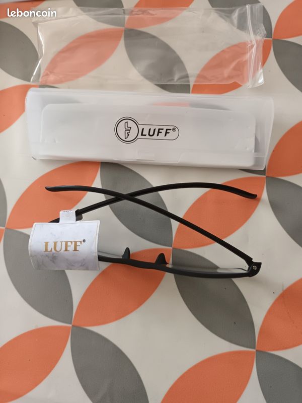 Lunette +2.00 anti lumière bleue (image 6)