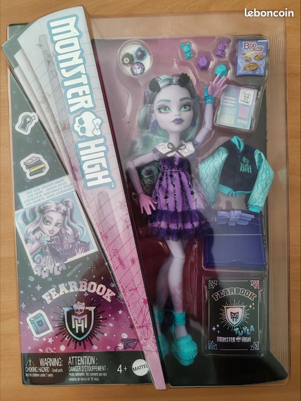 Monster High - Twyla Fearbook (image 1)