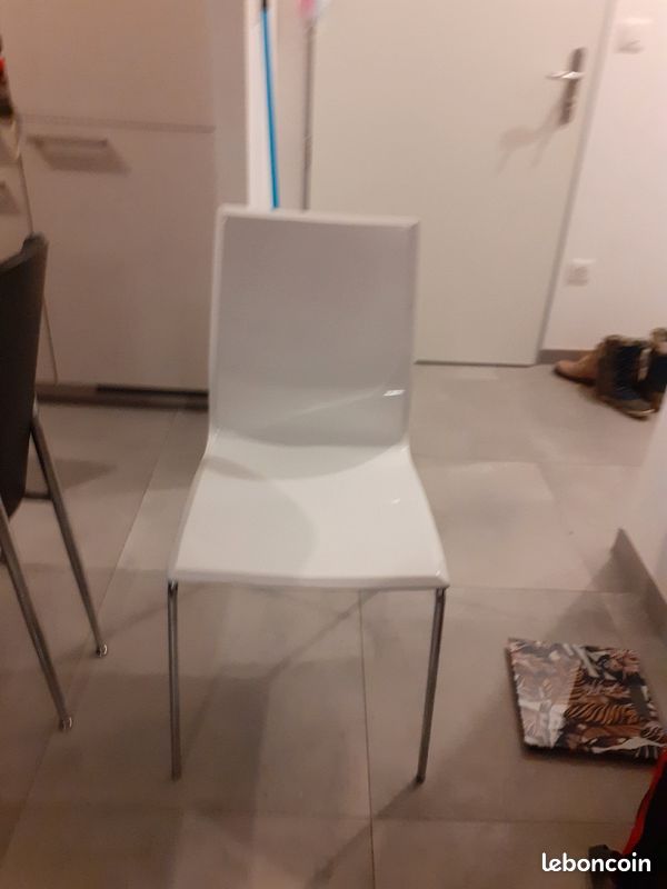 Table plus 8 chaise (image 2)