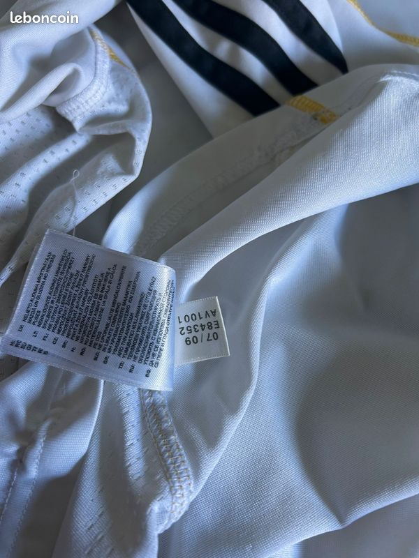 Maillot real madrid 09/10 dédicacé par benzema (image 3)