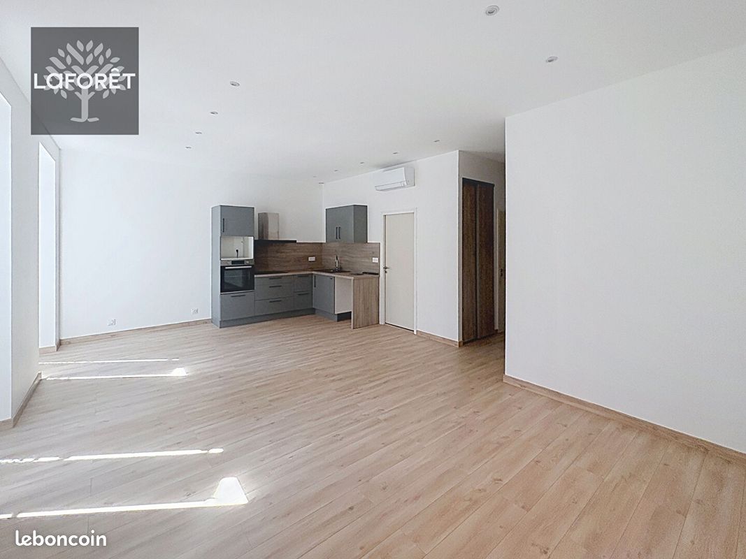 Appartement 3 pièces 79 m² · à Salon-de-Provence · 79 m² · 950 €