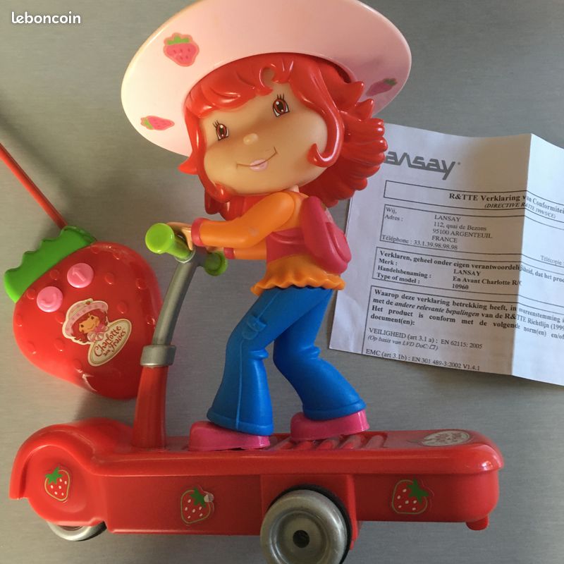 Patinette radio commandée Charlotte aux fraises (image 4)