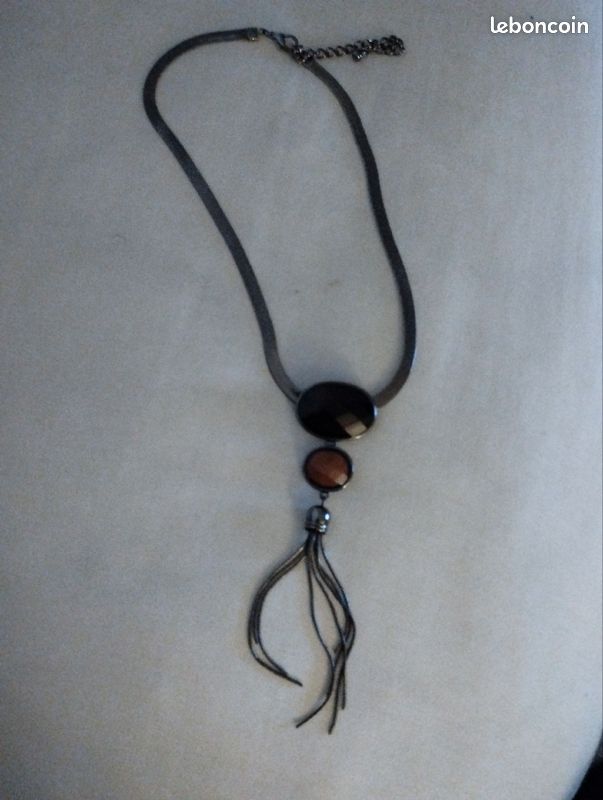 Collier (image 1)