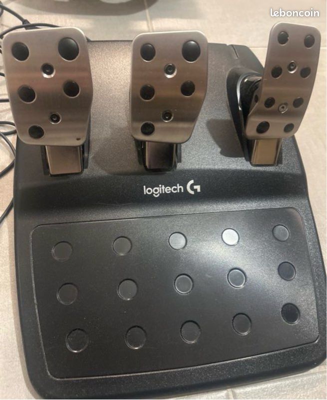 Volant Logitech G29 + pédalier 3 pédales (image 2)