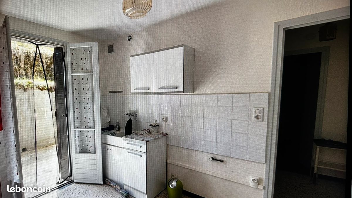 Appartement 2 pièces 31 m² · à Saint-Cirgues-en-Montagne · 31 m² · 210 €