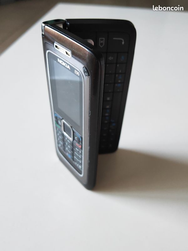 Nokia E90 (image 11)