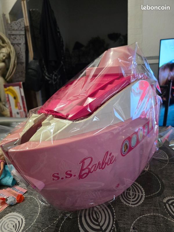 Bateau croisière barbie (image 1)