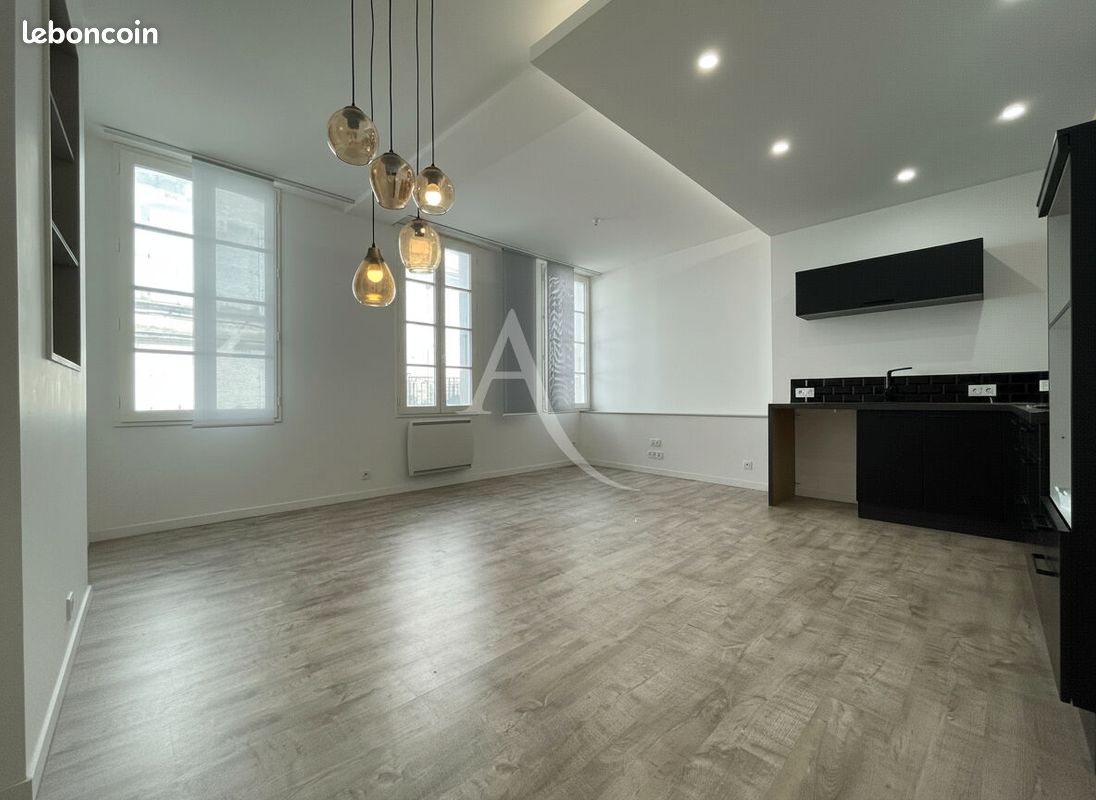 Appartement 3 pièces 88 m² · à Saintes · 88 m² · 800 €/mois