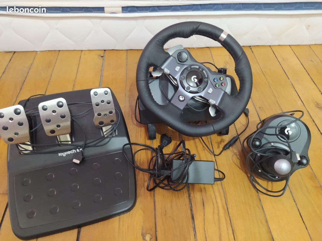 Logitech G G923 - Volant + pédalier + boite vitesse - état neuf (image 1)