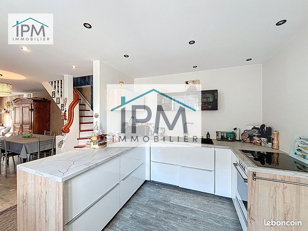 Maison 6 pièces 141 m² (image 1)