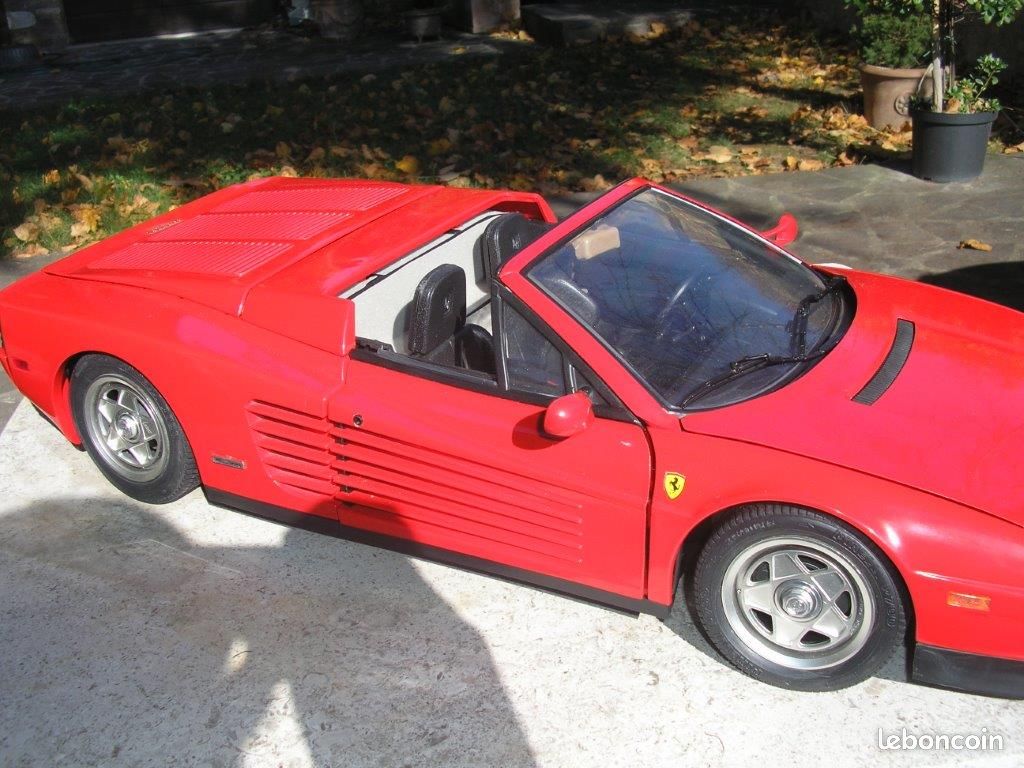 Pocher Ferrari Testarossa cabriolet 1/8 schaalmodellen (image 1)