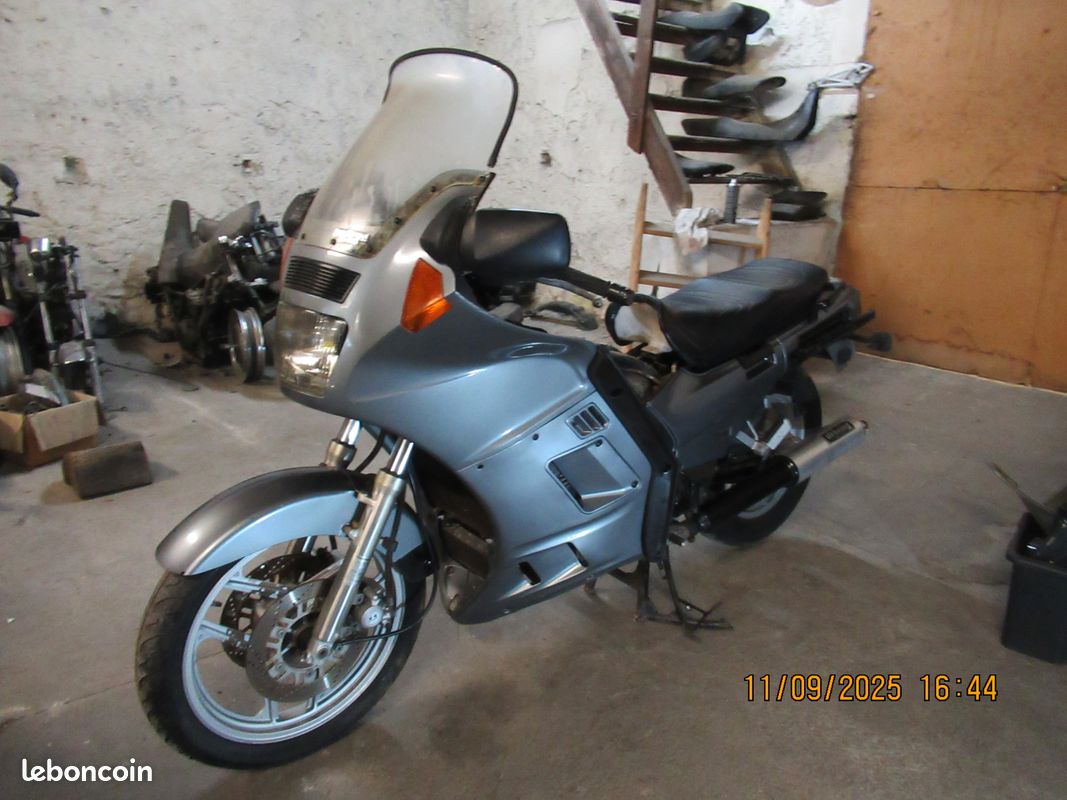 Suspension Arrière Complète Avec Axes Pour Kawasaki 1000 GTR (modèles 1987 à 2003) - Référence ZGT00A - Pièce D'occasion Opérationnelle
