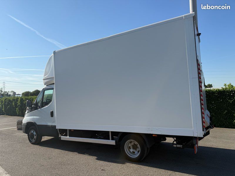 28990ht Iveco Daily 35c18 22m3 hayon (image 4)