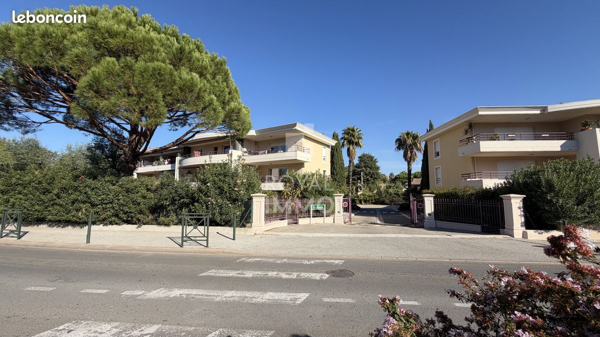 Appartement 2 pièces 49 m² · à Hyères · 49 m² · 235 000 €
