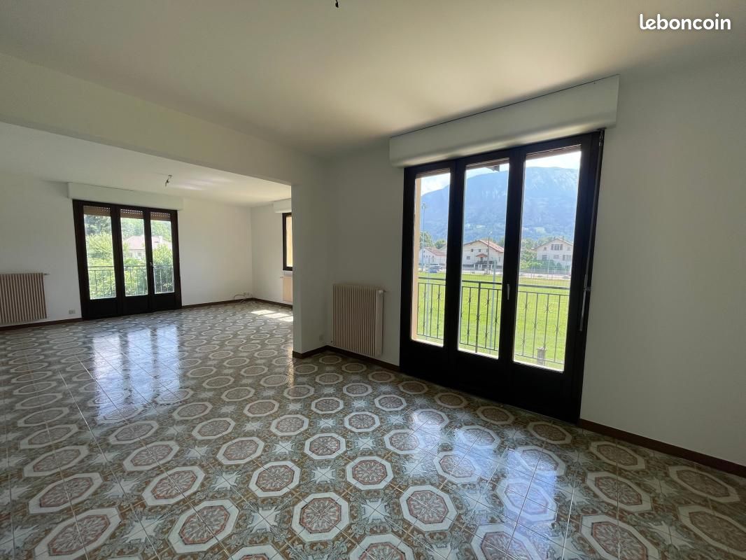Appartement 4 pièces 111 m² · à Cluses · 111 m² · 1 300 €