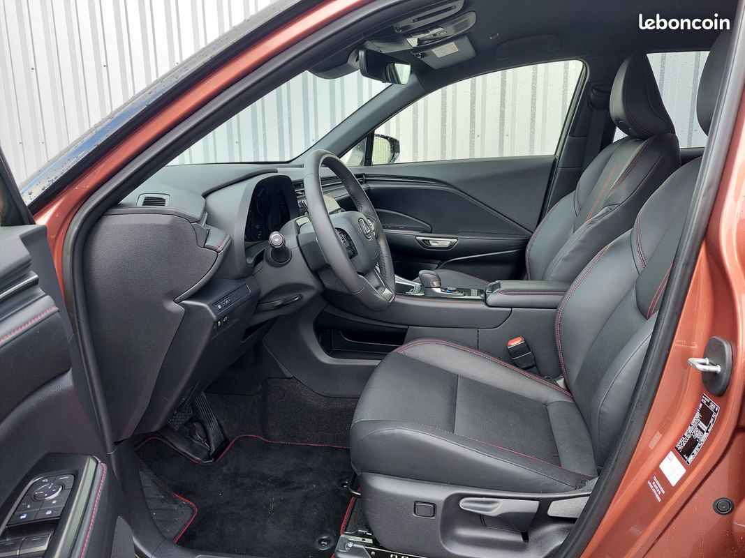 Lexus LBX Hybride 136cv Emotion Pack Techno 2WD (image 7)
