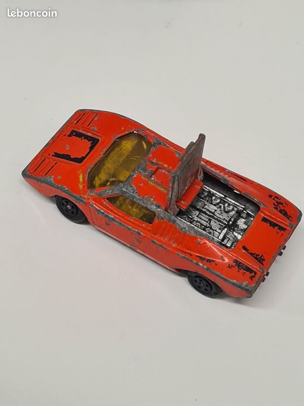 Matchbox Superfast N°27 – Lamborghini Countach 1972 – Jaune – échelle 1/64