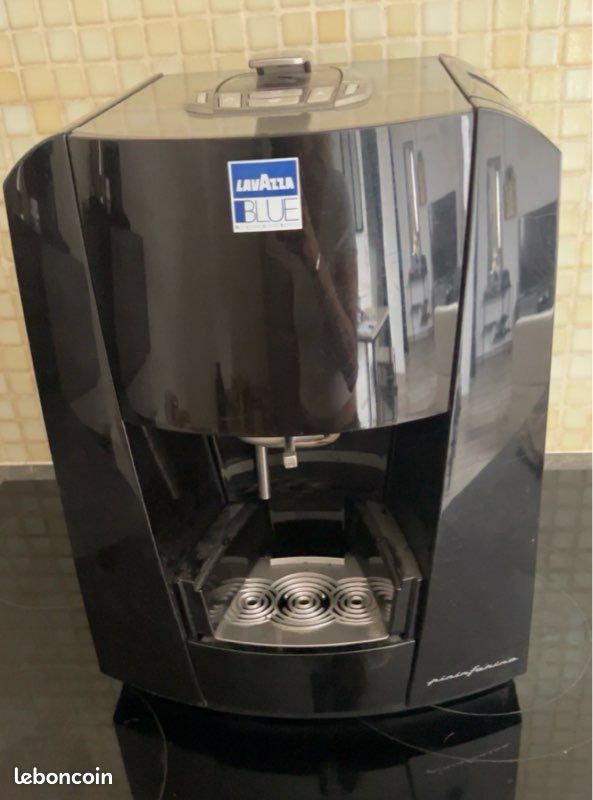 Cafetière Lavazza Blue LB 1100 – État quasi neuf Électroménager