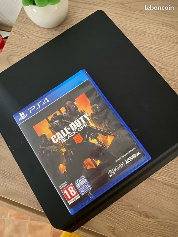 PS4 + call of duty black ops 3 parfaite état (image 1)