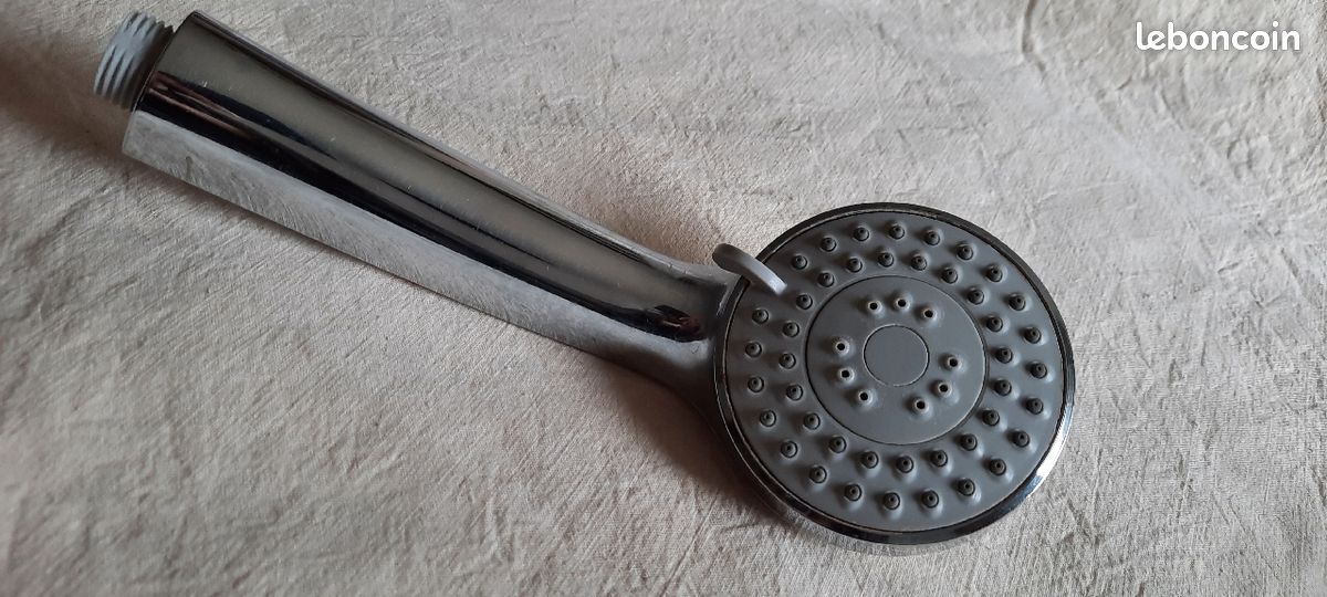Pommeaux de douche neuf (image 2)