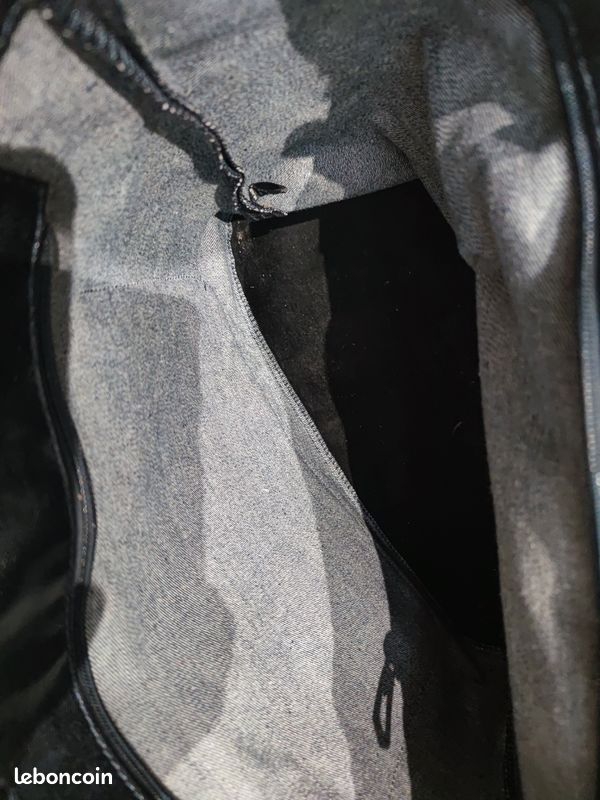 Sac à main Marc Jacob(en jean ciré noir) (image 4)