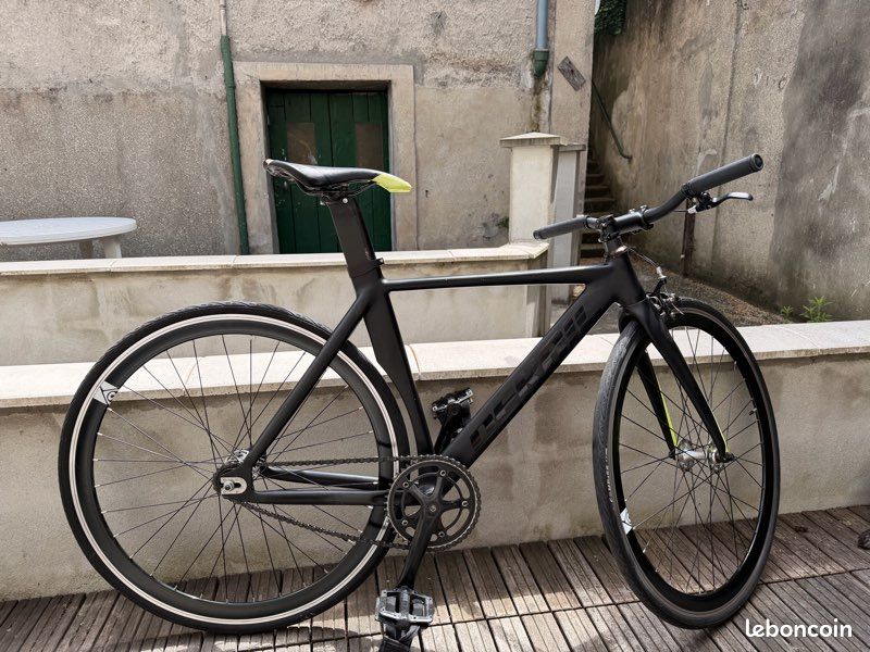 Vélo Piste Fixie – Cadre Aluminium Aero, Fourche Carbone, Jantes 42 Mm, Pignon Fixe/libre Flip-flop, Taille S à XL – Noir/Jaune