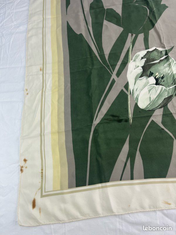Carré Christian Dior vintage motif fleuri soie vert blanc (image 4)