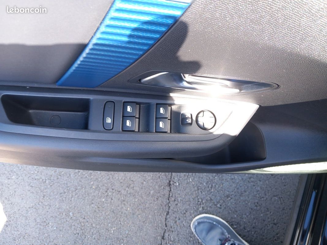 CITROEN e-C4 136 ch Automatique Feel Pack (image 24)