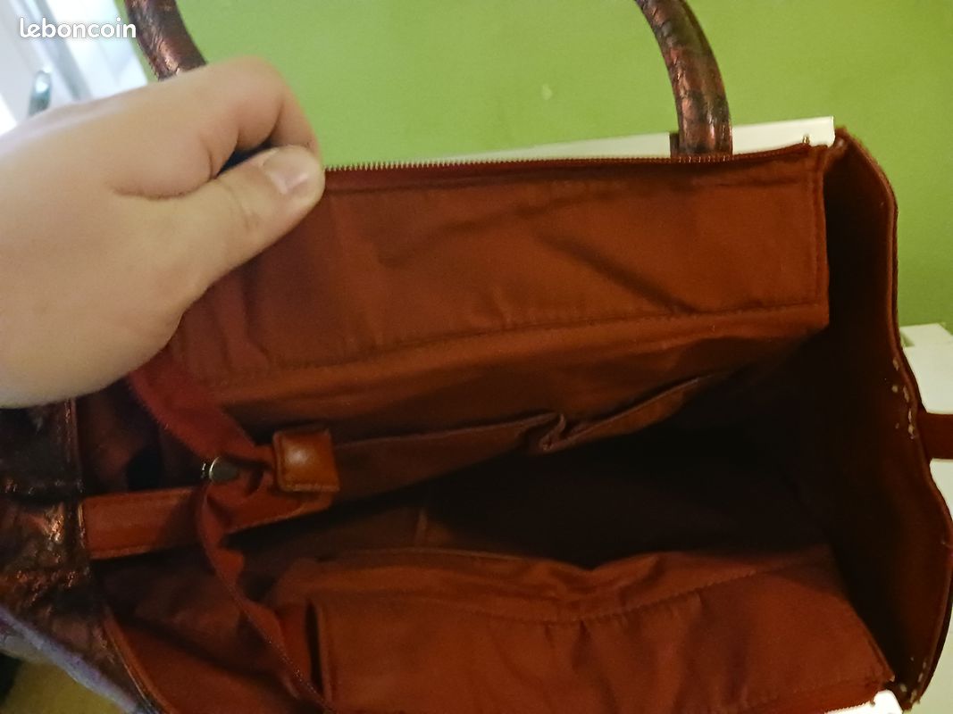 Sac à main rouge avec croix – style western, rock, clouté, original, tendance femme (image 3)