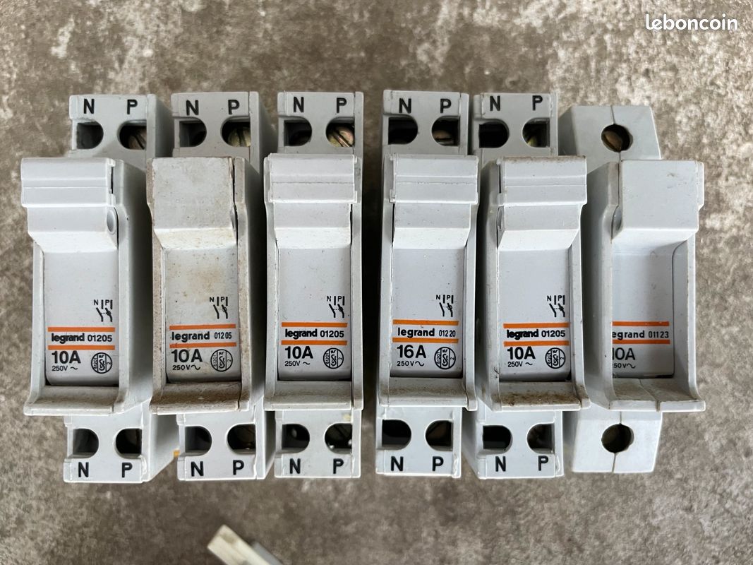 Lot de 7 porte fusibles LEGRAND 10A (image 2)