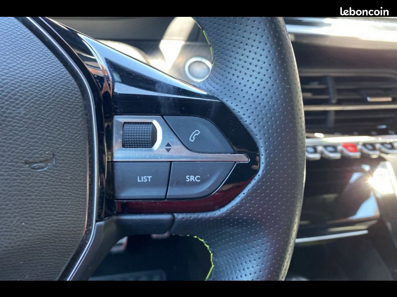 Peugeot 2008 PureTech 130 S&S BVM6 GT (image 25)