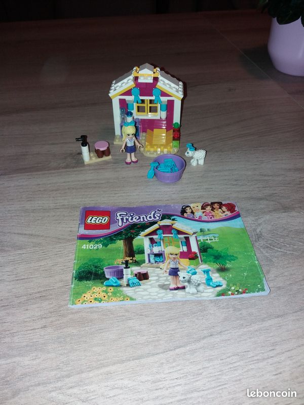 Lego Friends Stéphanie et son bébé mouton (image 1)