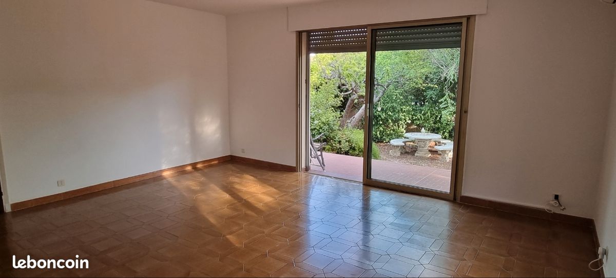 Appartement 3 pièces 75 m² · à Sanary-sur-Mer · 75 m² · 1 300 €/mois