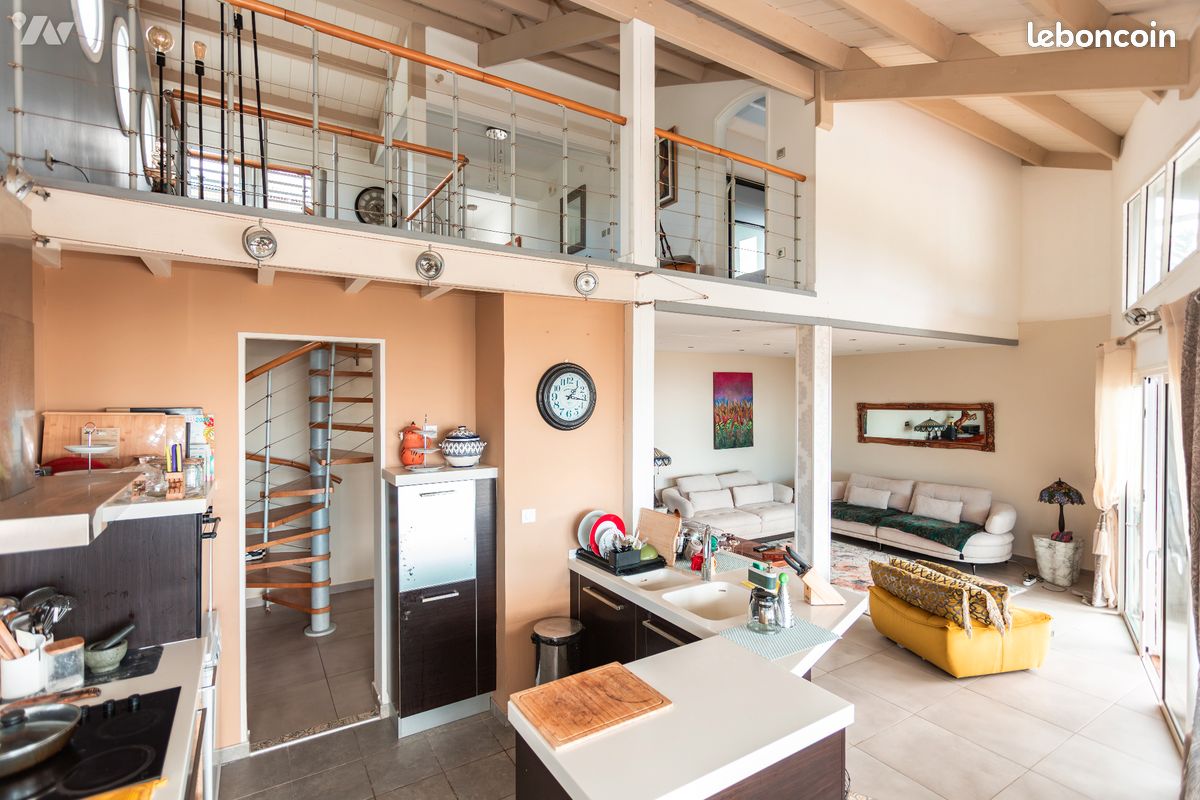 Maison 5 pièces 165 m² · à Saint-Denis · 165 m² · 464 000 €