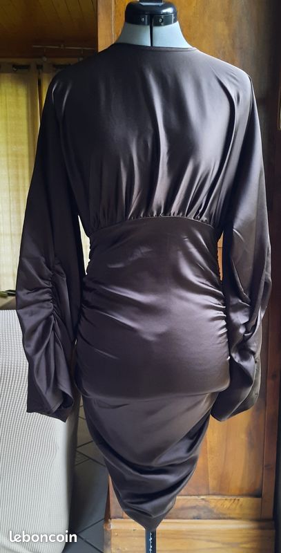 Magifque Robe satin marron ,Prettylittlething, taille XS/34 (lisa2163/lisa2163-femme34) (image 2)