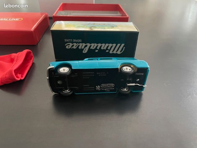 2 Araç Tesla Set - Hot Wheels Tesla Model S Plaid & Matchbox Tesla Model S (1/64