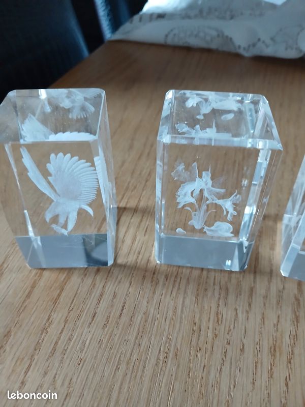 Presse-papier en cristal gravé (image 3)