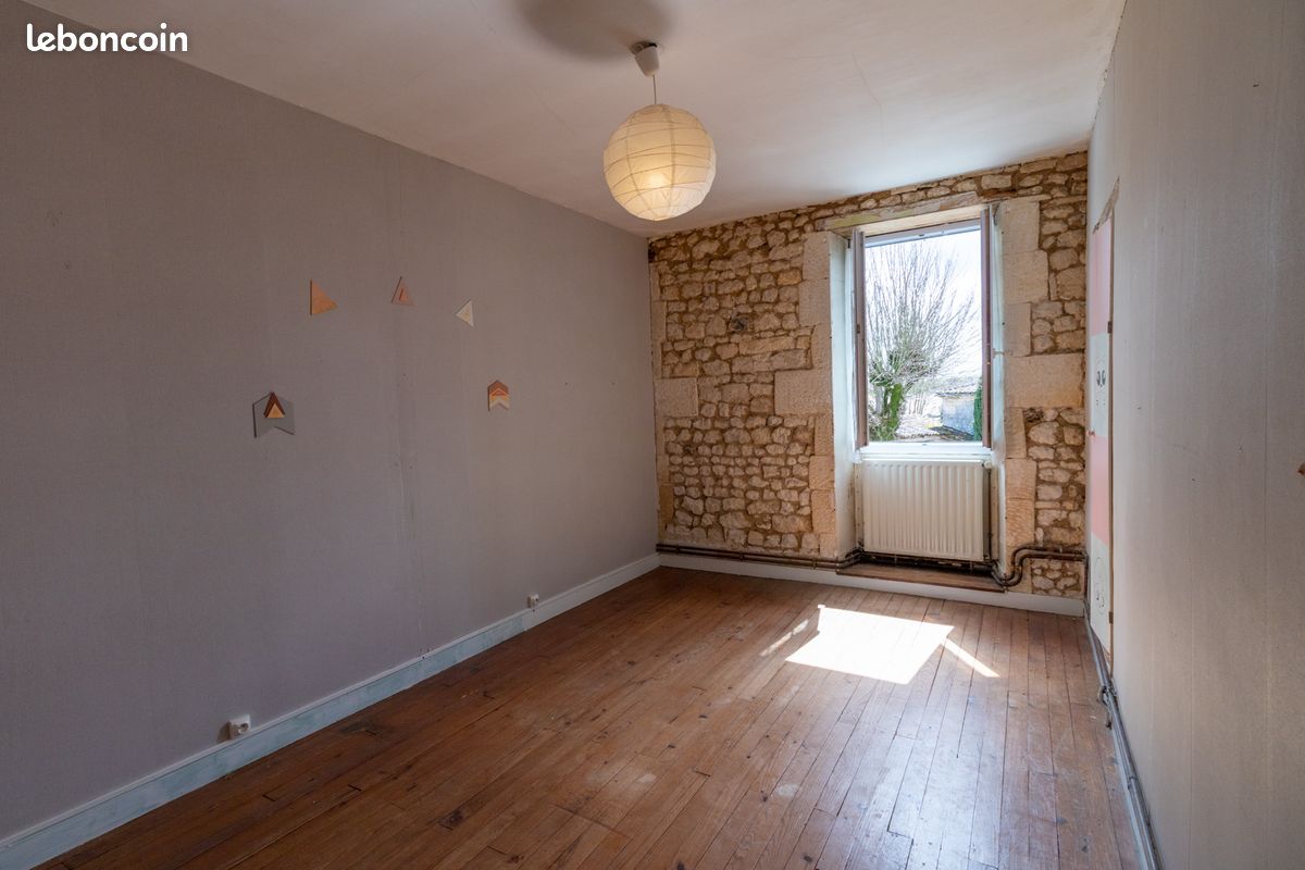 Longère 10 pièces 280 m² - Saintes 17100 (image principale 8)