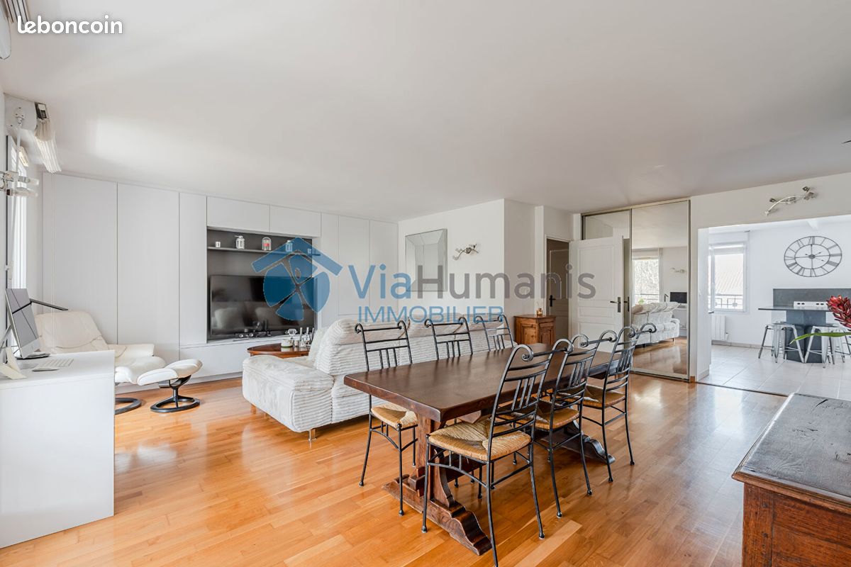 Appartement 5 pièces 151 m² · à Saint-Genis-Laval · 151 m² · 689 000 €
