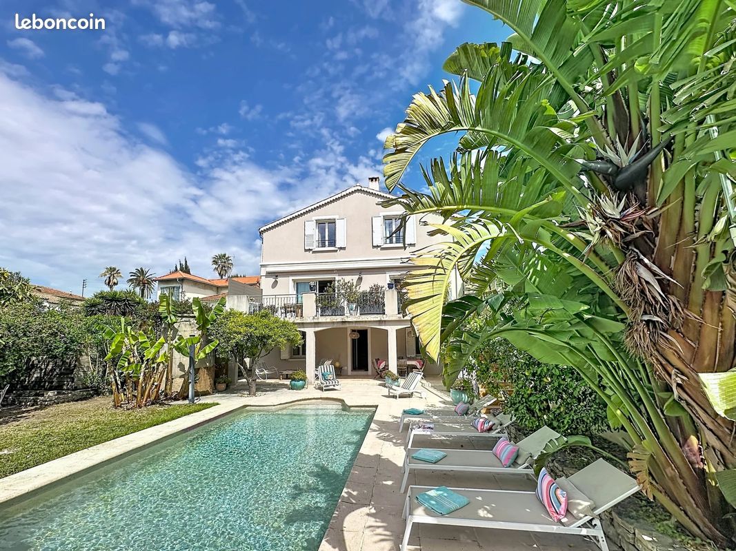 Maison 272 m² · à Vallauris · 272 m² · 1 050 000 €