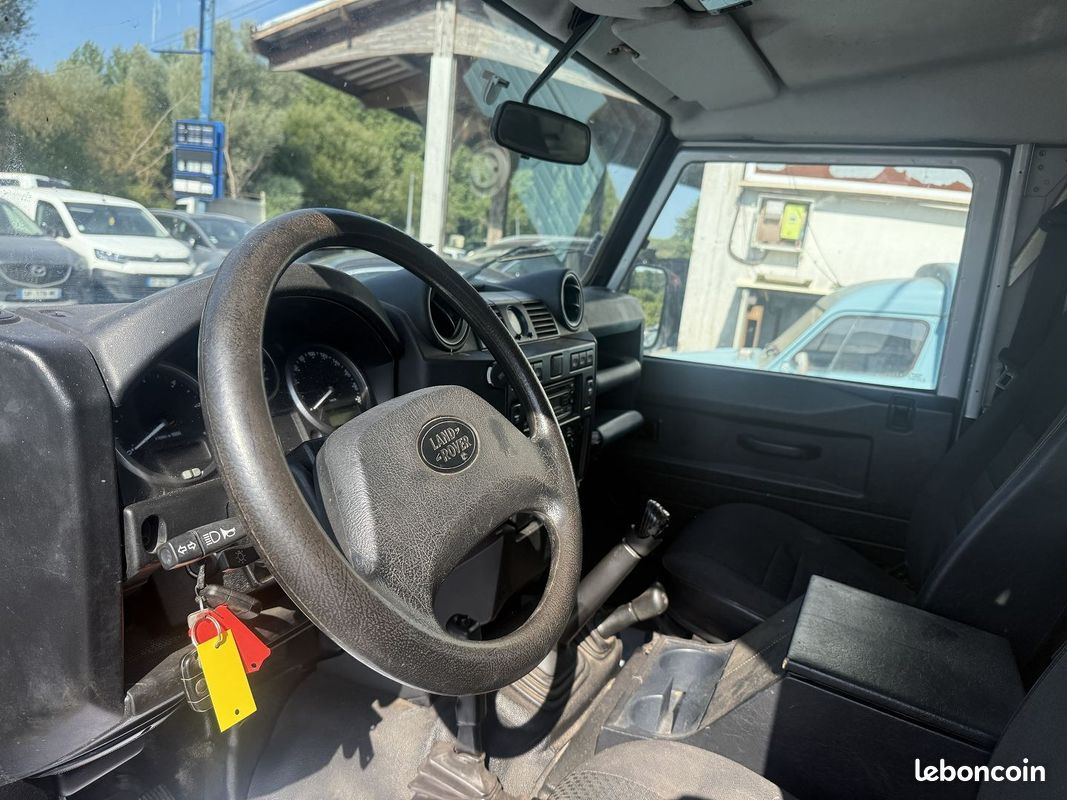 Land-rover DEFENDER 90 PICK UP S (image 3)