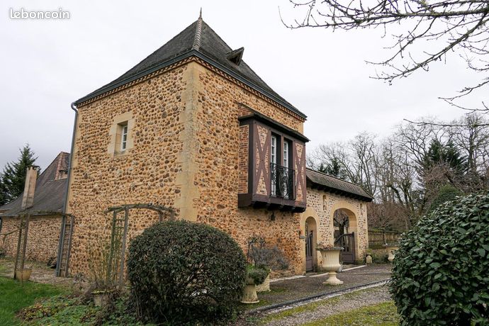 Propriété 8 pièces 200 m²