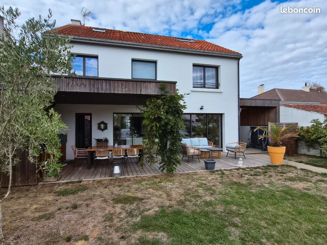 Maison 8 pièces 200 m² · à Saint-Sébastien-sur-Loire · 200 m² · 743 000 €