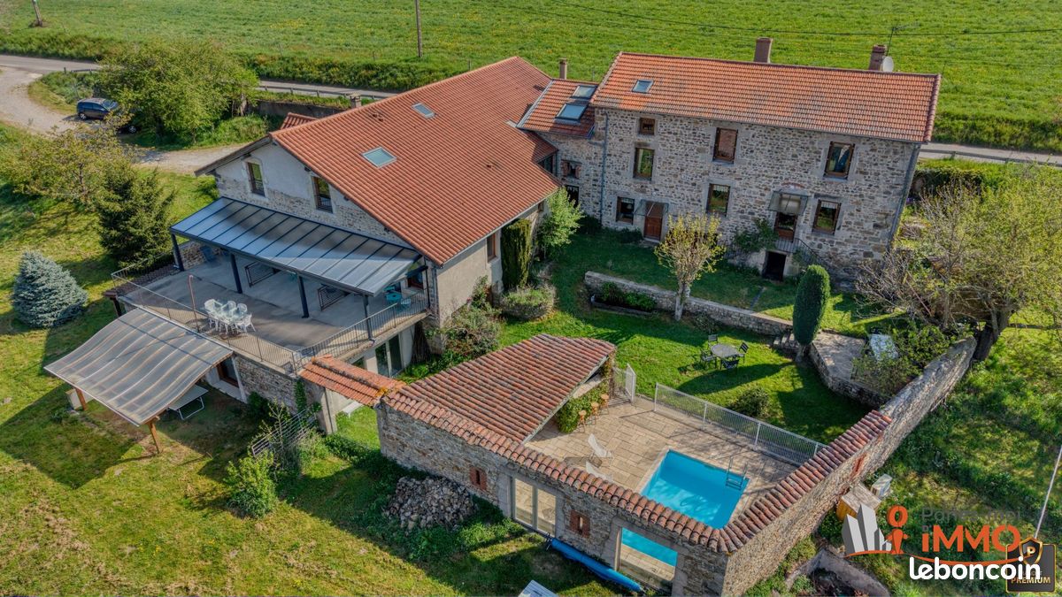 Maison 13 pièces 380 m² · à Saint-Étienne · 380 m² · 890 000 €