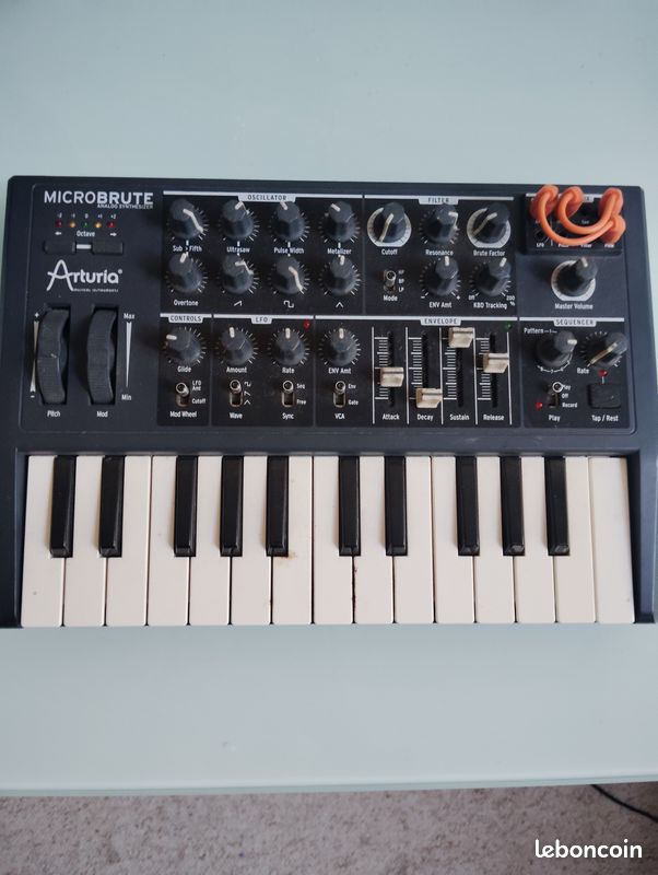 Synthé Microbrute Arturia + Mini boîte à rythmes Volca Beats (image 3)