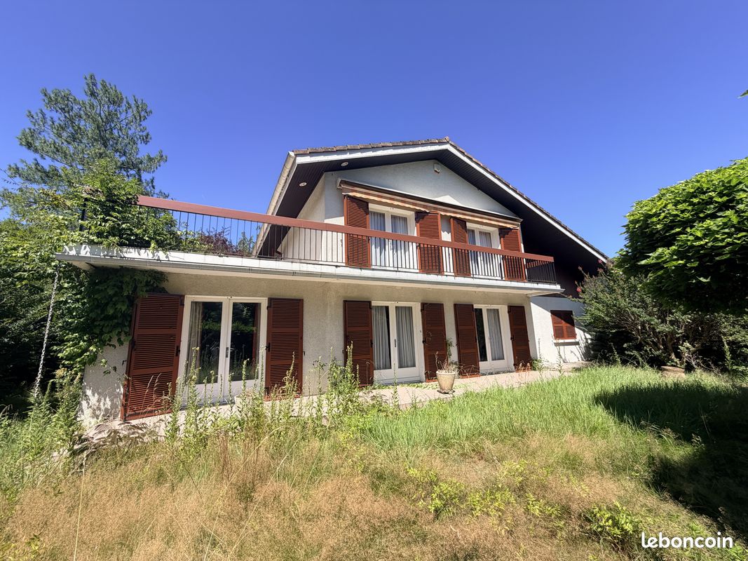 Maison 8 pièces 192 m² · à Labrit · 192 m² · 192 000 €